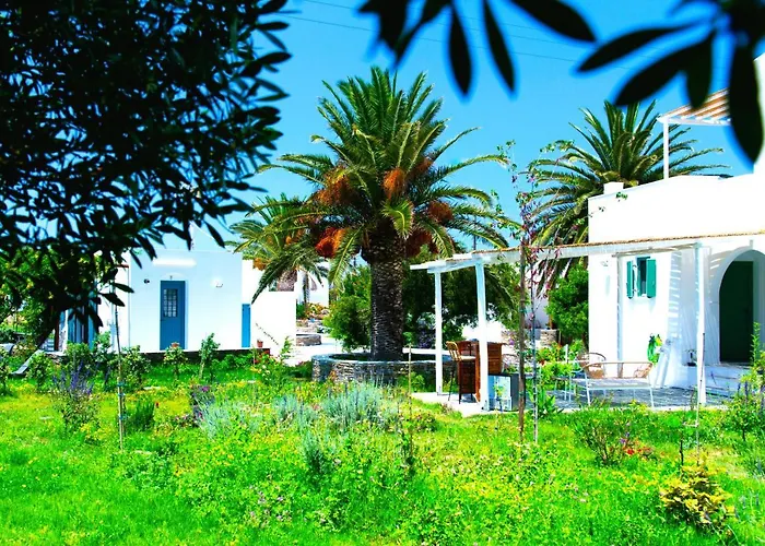 Ancient Meropia, Dom wakacyjny