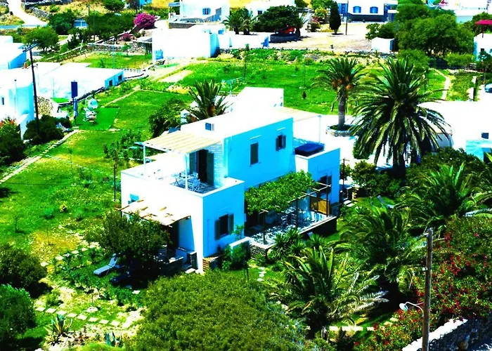 Ancient Meropia, Dom wakacyjny