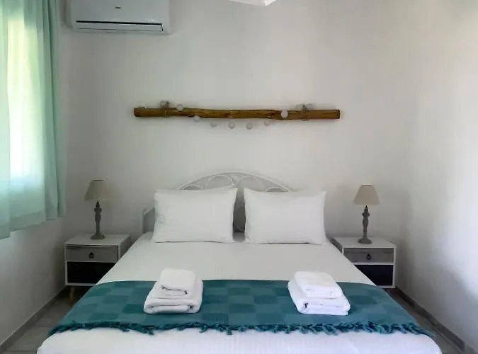 Ancient Meropia, * Apollonia (Sifnos)