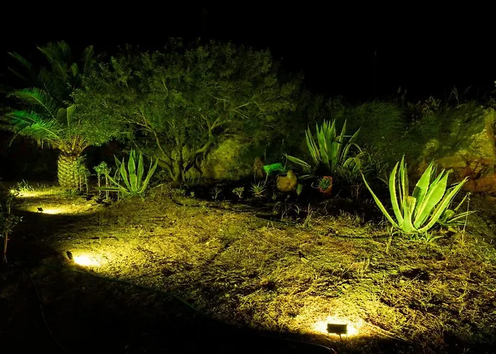 Ancient Meropia, Hébergement de vacances